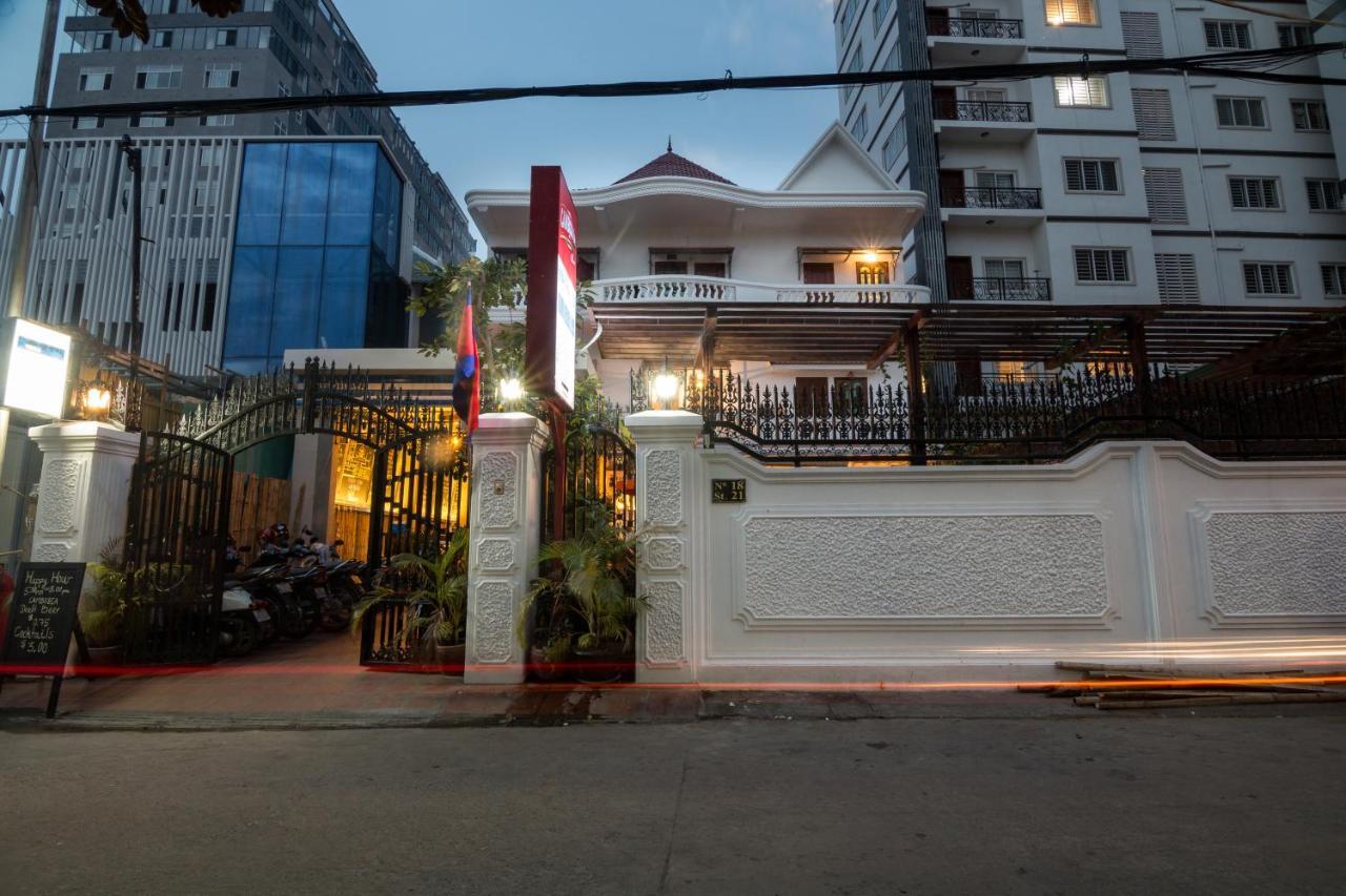 Poolside Villa Phnom Penh Exterior photo