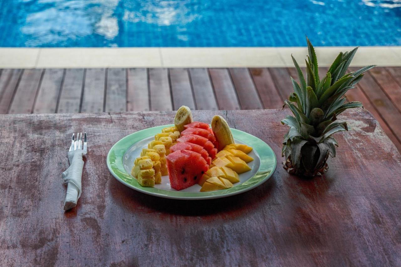 Poolside Villa Phnom Penh Exterior photo
