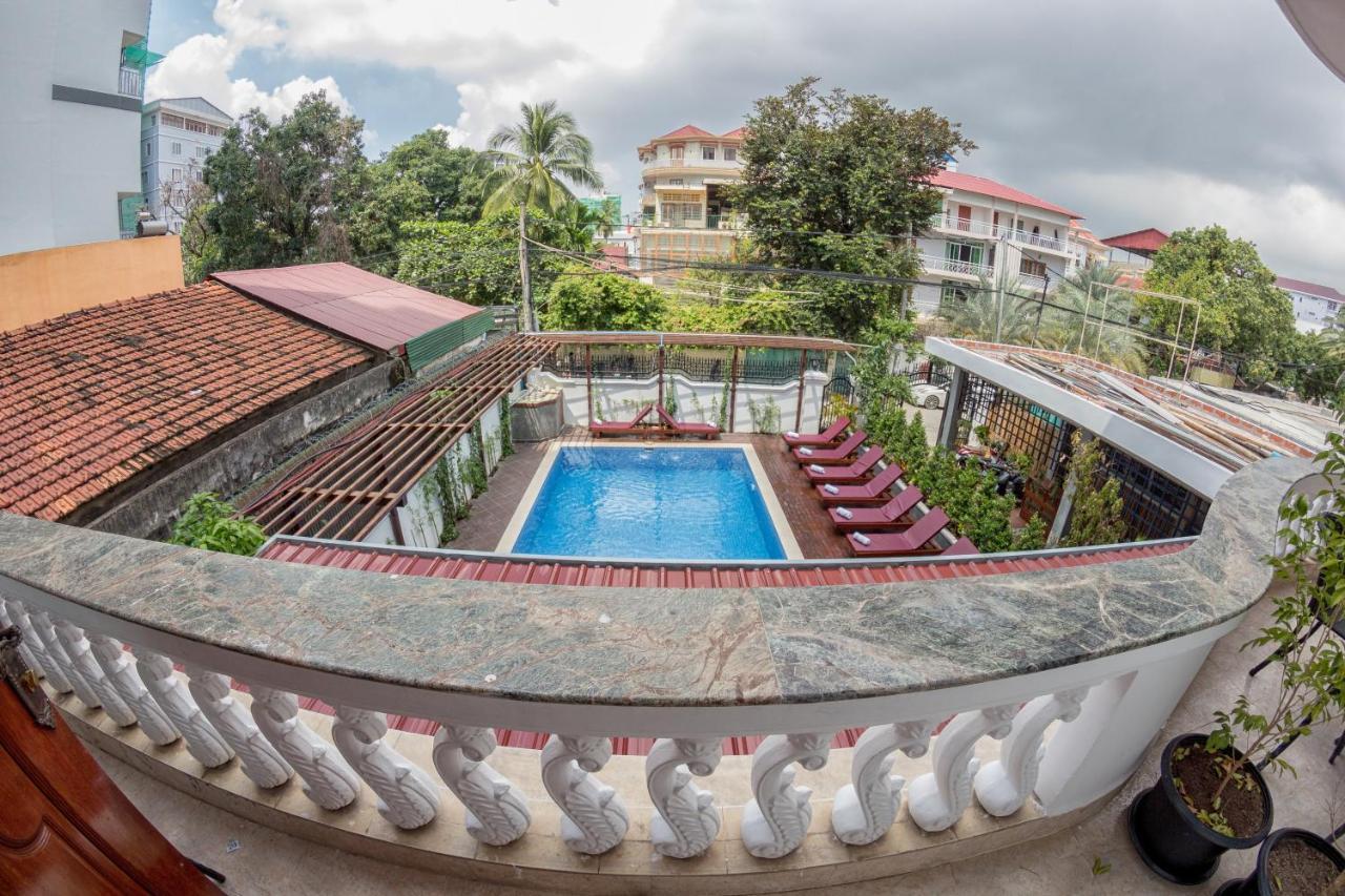 Poolside Villa Phnom Penh Exterior photo