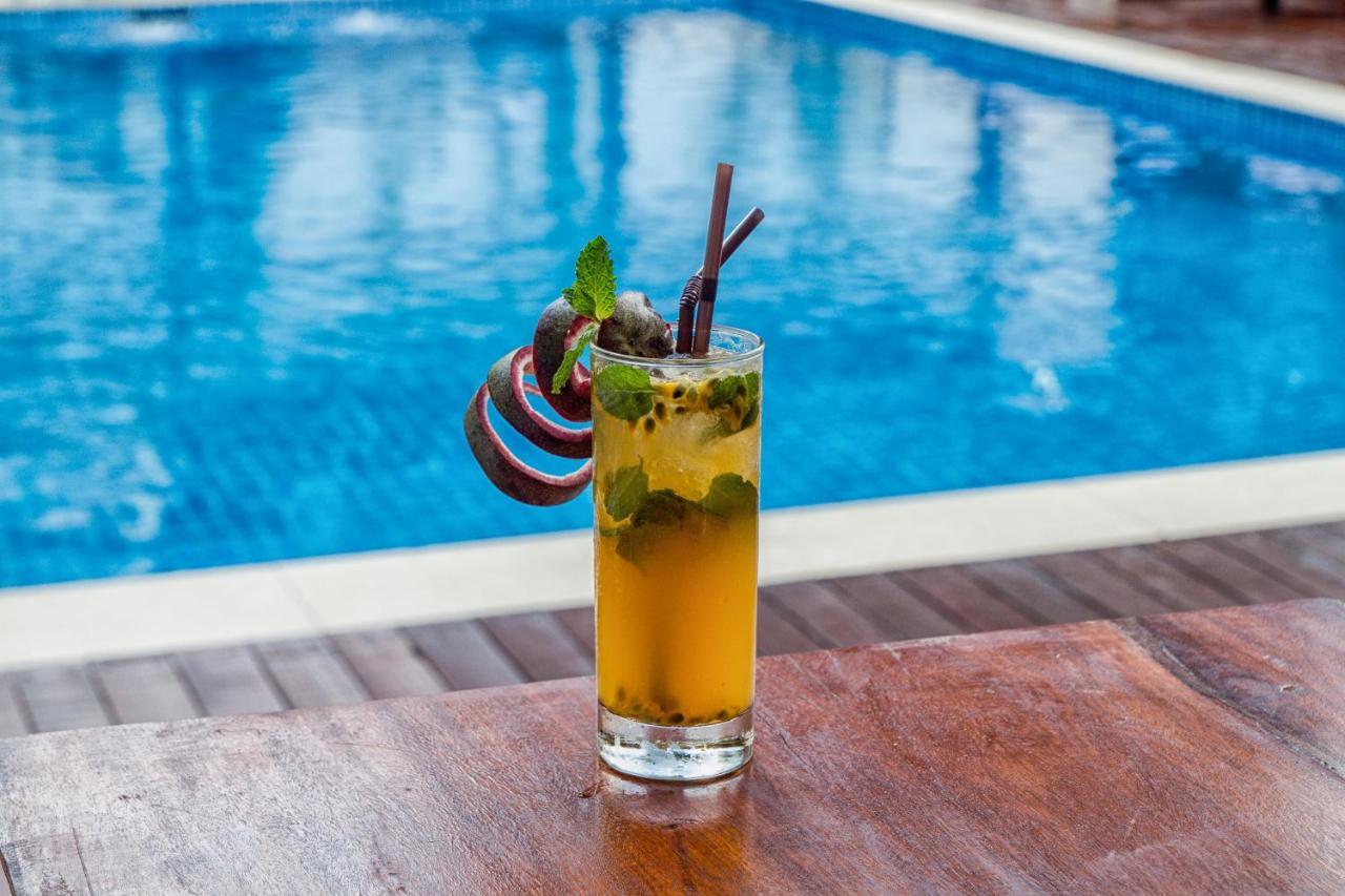 Poolside Villa Phnom Penh Exterior photo