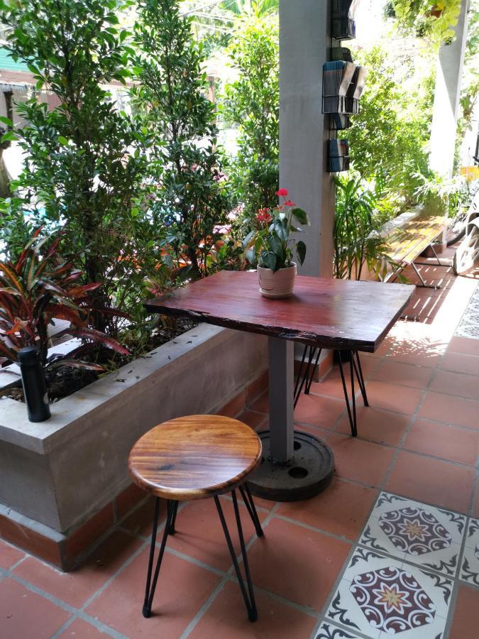 Poolside Villa Phnom Penh Exterior photo