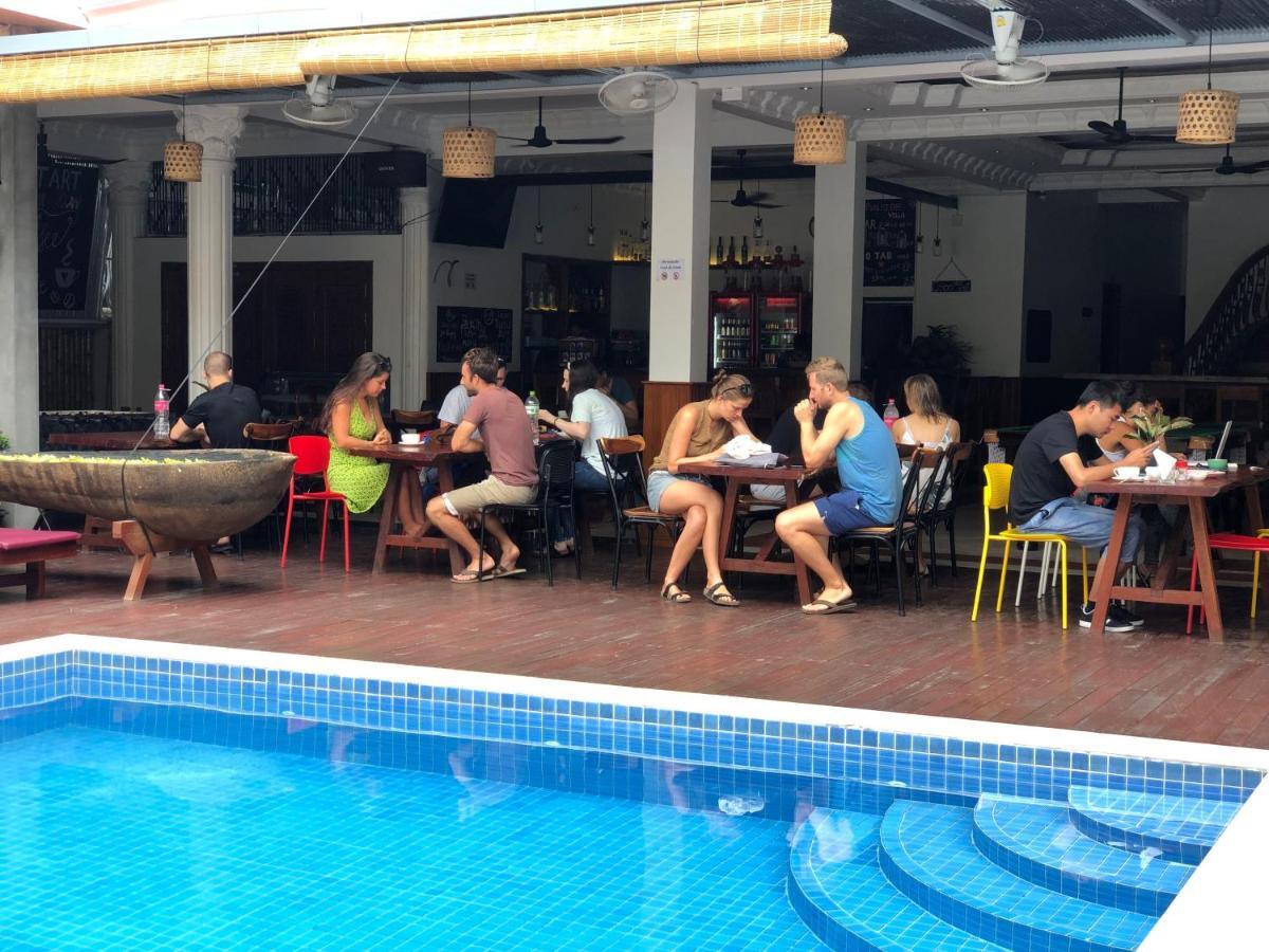 Poolside Villa Phnom Penh Exterior photo
