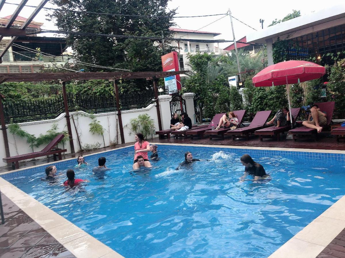 Poolside Villa Phnom Penh Exterior photo