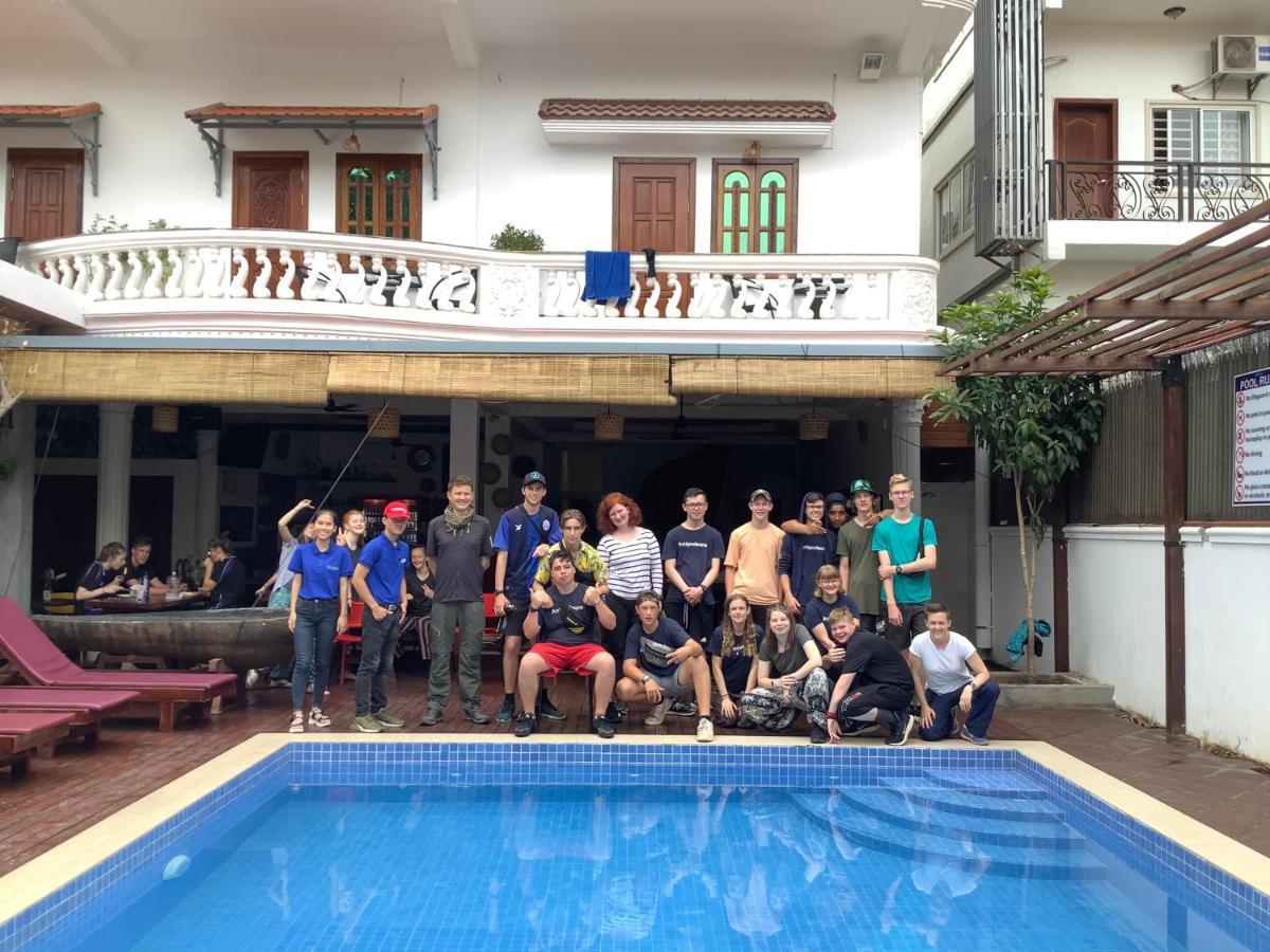 Poolside Villa Phnom Penh Exterior photo